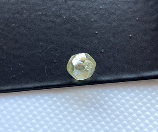 1 Piece 0.68CTW/4.5x4.2mm Natural Clear White Raw Rough Conflict Free Earth Mined Octahedron Crystal Diamond Loose, DDS790/2