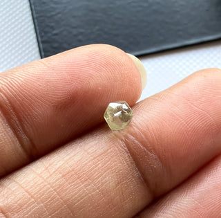 1 Piece 0.68CTW/4.5x4.2mm Natural Clear White Raw Rough Conflict Free Earth Mined Octahedron Crystal Diamond Loose, DDS790/2