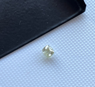 1 Piece 0.48CTW/4.5x3.3mm Natural Clear White Raw Rough Conflict Free Earth Mined Octahedron Crystal Diamond For Ring Necklace, DDS790/7