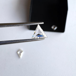 White Fancy Shield Shaped/Kite Shape/Triangle Lab Grown Rose Cut Diamond, Flat Back CVD Diamond Loose For Rings Jewelry, LG38/11