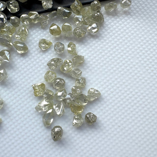 5 Pieces 2.5mm to 4.5mm Raw Rough Clear Smooth Yellow White Diamond Crystals, Earth Mined Natural Luster Diamonds for Jewelry, DDS827