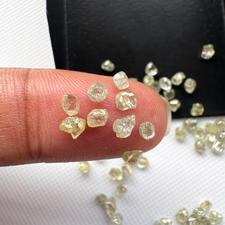 5 Pieces 2.5mm to 4.5mm Raw Rough Clear Smooth Yellow White Diamond Crystals, Earth Mined Natural Luster Diamonds for Jewelry, DDS827