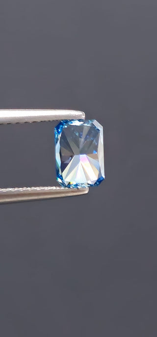 IGI Certified 1.05CTW Blue Radiant Cut VS1 Lab-Grown Diamond – 6.83mm Perfect for Engagement Rings Ready to Ship