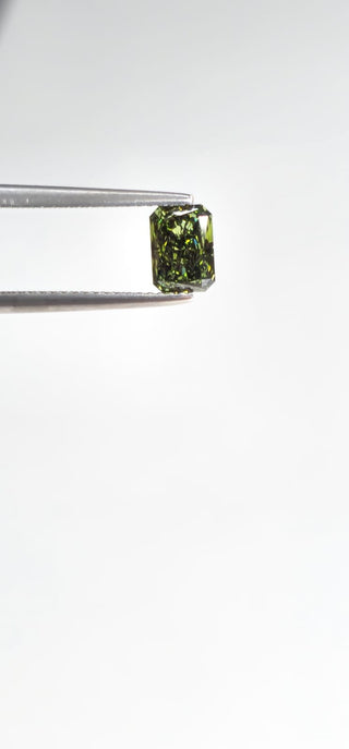IGI Certified 1.00CTW Green VS1 Radiant Cut Lab-Grown Diamond – Perfect for Engagement Rings Ready to Ship Stunning