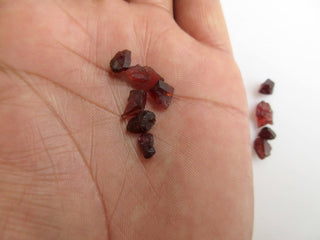 25 Pieces Raw Rough Loose Natural Small Garnet Gemstones, 5mm to 9mm Small Garnet Loose Gem Stone, BB479