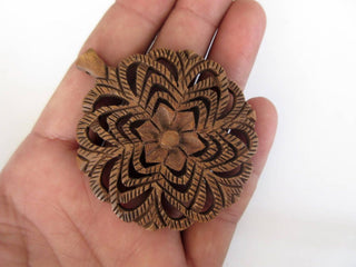 2 Pieces Hand Carved Wooden Filigree Flower Pendant, Handmade Pendant, Wood Art And Craft Framing Supplies Jewelry, GDS1046/17