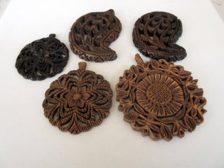 2 Pieces Hand Carved Ebony Wood Flower Pendant, Handmade Flower Pattern Pendant/Necklace, Wood Art And Craft Supplies Jewelry, GDS1046/11