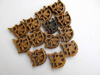 4 Piece Hand Carved Wooden Pendant Bead, 30x29x6mm Filigree Flower Wood Bead Pendant Charms, Wooden Jewelry Accessories, GDS1043/1