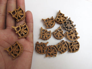 4 Piece Hand Carved Wooden Pendant Bead, 30x29x6mm Filigree Flower Wood Bead Pendant Charms, Wooden Jewelry Accessories, GDS1043/1