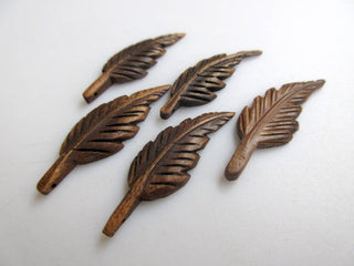 4 Pieces Mango Wood Hand Carved Feather Pendant, Wooden Feather Bead Pendant Charms, Wooden Pendant And Necklace, GDS1043/5