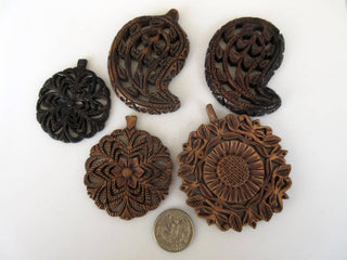 2 or 20 Pcs. Hand Carved Ebony Wood Floral Filigree Pendant Handmade Flower Pattern Pendant Necklace Wood Art And Craft Supplies GDS1046/12