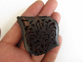 5 or 50 Pieces Hand Carved Ebony Wood Flower Pendant Handmade Flower Pattern Pendant Necklace Wood Art And Craft Supplies Jewelry GDS1046/15
