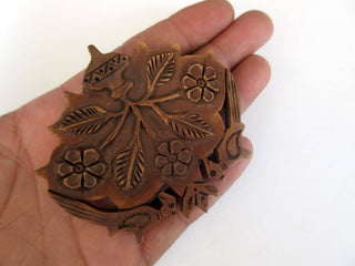 5 Pieces Hand Carved Teak Wood Flower Parrot Pendant, Handmade Flower Pattern Pendant/Necklace, Wood Art And Craft Supplies, GDS1046/16