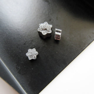 White Black Color Raw Rough Laser Cut Flower Shaped Loose Diamond , 5mm/7mm Natural Diamond Loose For Jewelry, DDS577