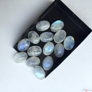 10/100 Pieces 12x9mm Oval Shaped Smooth Rainbow Moonstone Cabochon Flashy Blue/White Color Gemstone Cabochons SKU-MS26